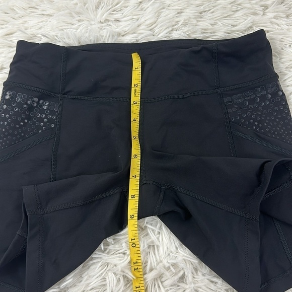 Lululemon Run: Shorty Short Black - Picture 3 of 7